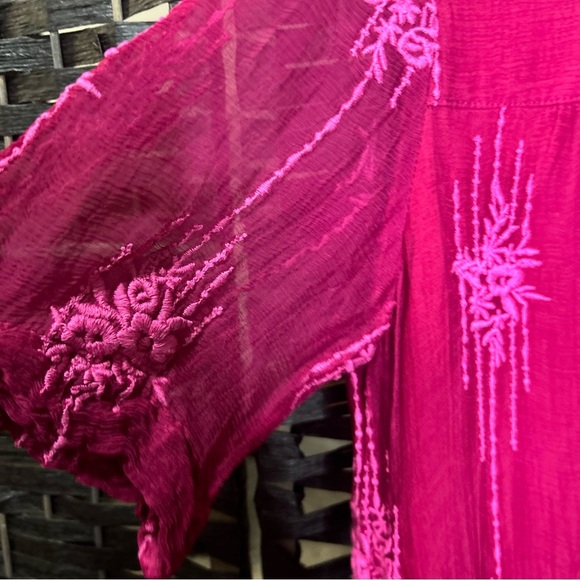 Sundance embroidered magenta blouse sheer sleeves floral dainty medium - Picture 3 of 6